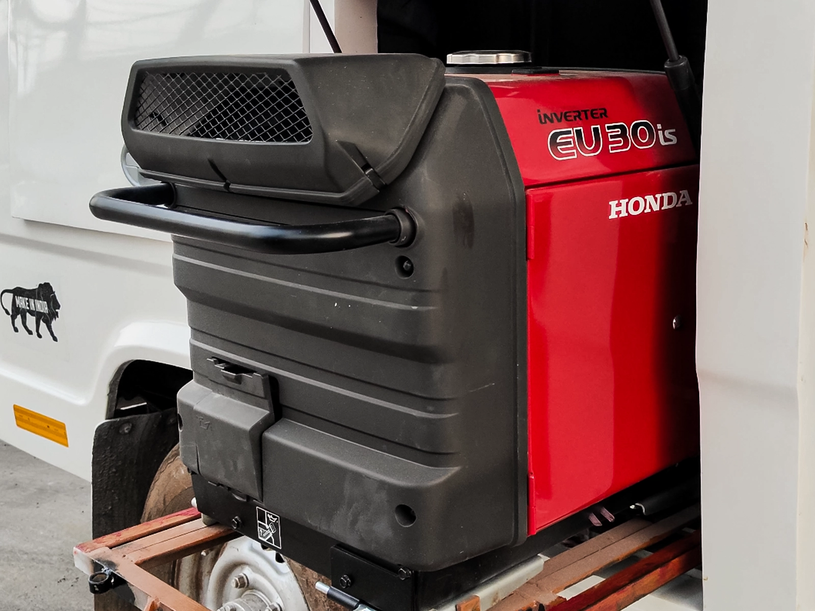 AI-enabled vehicle mounted X-ray baggage scanner interface